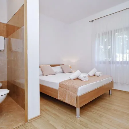 Laura Apartment Pridraga