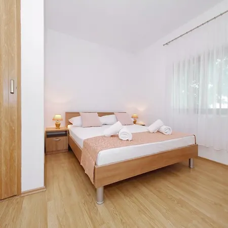 Laura Apartment Pridraga