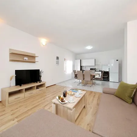 Laura Apartment